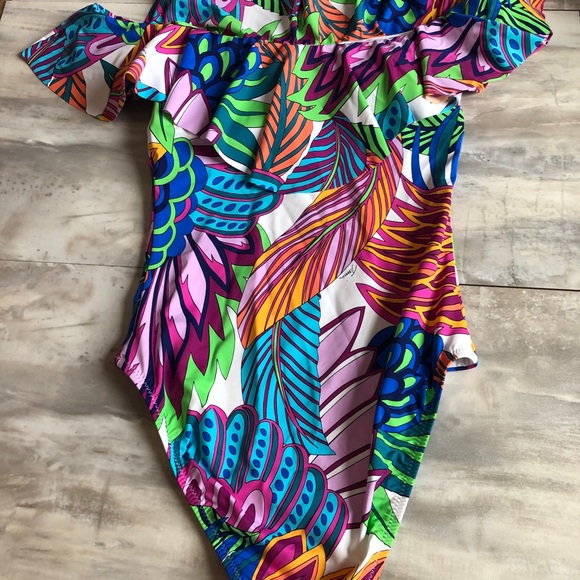 Trina Turk Paradise Plume off shoulder bathing suit one piece size 4 green blue - Picture 7 of 8